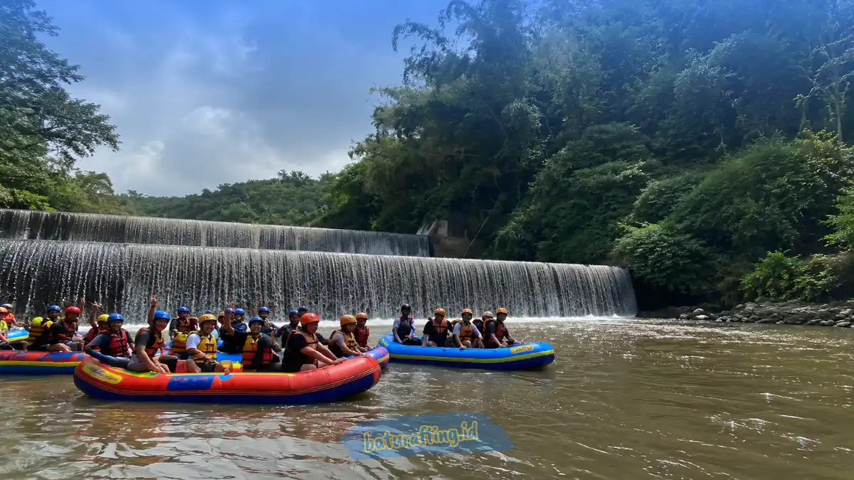Paket Outbound + Offroad Jeep Adventure